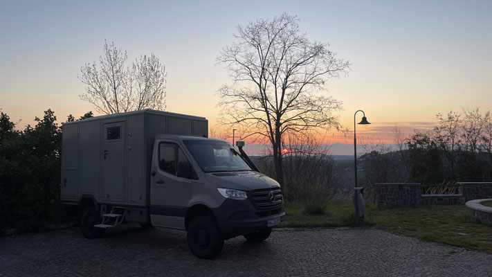 Bild: Unser Wohnmobil am Abend