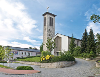 Lourdeskirche als Walfahrtskirche im Ort