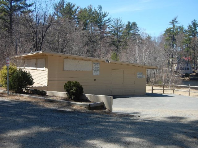 Baboosic Lake Town Beach