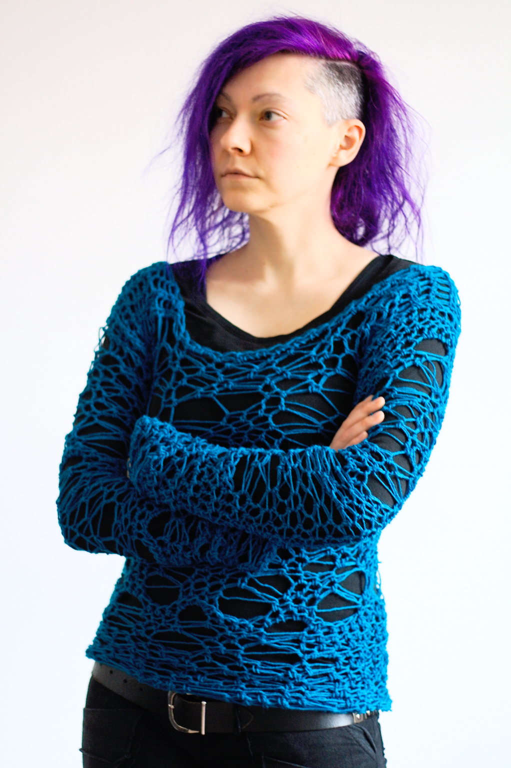 Ein Häkelpullover in cool - der No Stress Sweater - vorne - Zebraspider DIY Anti-Fashion Blog