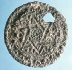 Eines der Hexagramme (Schild Davids), die in Nordwestdeutschland, aus der altsächsischen Epoche gefunden wurden.