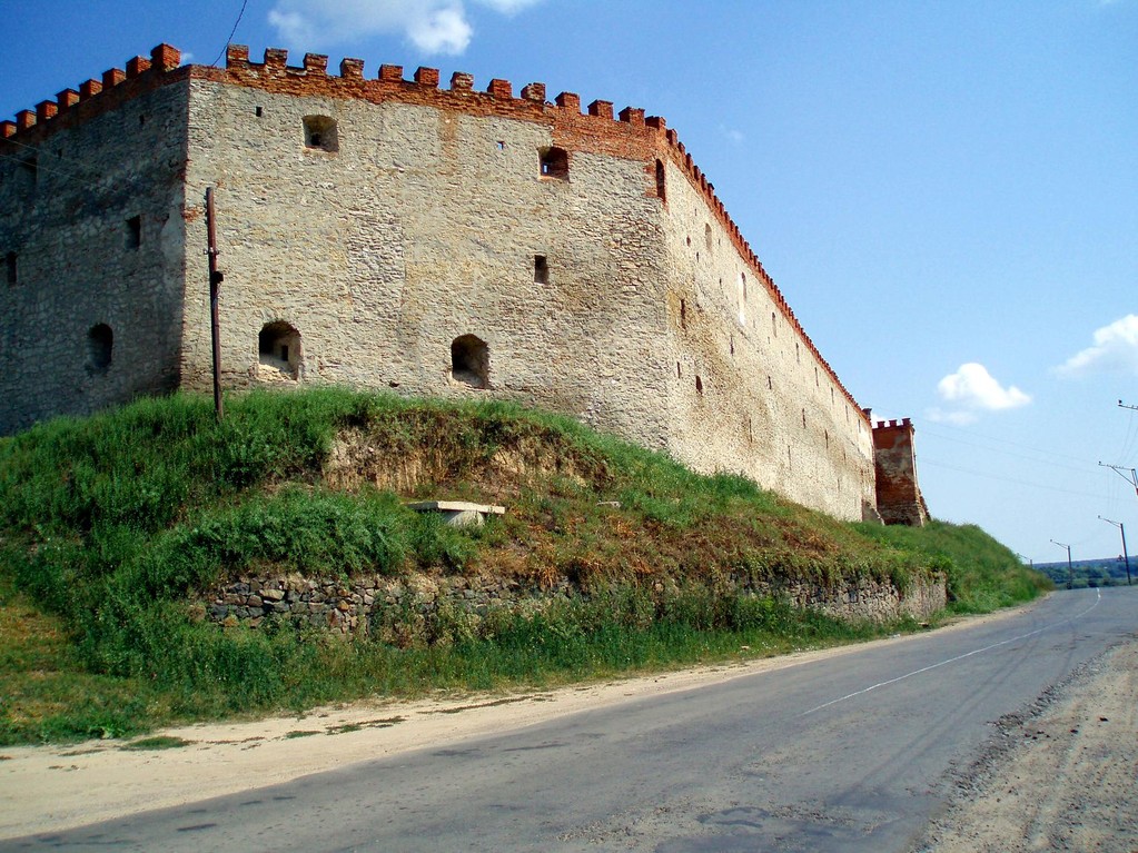 Південний мур замку.