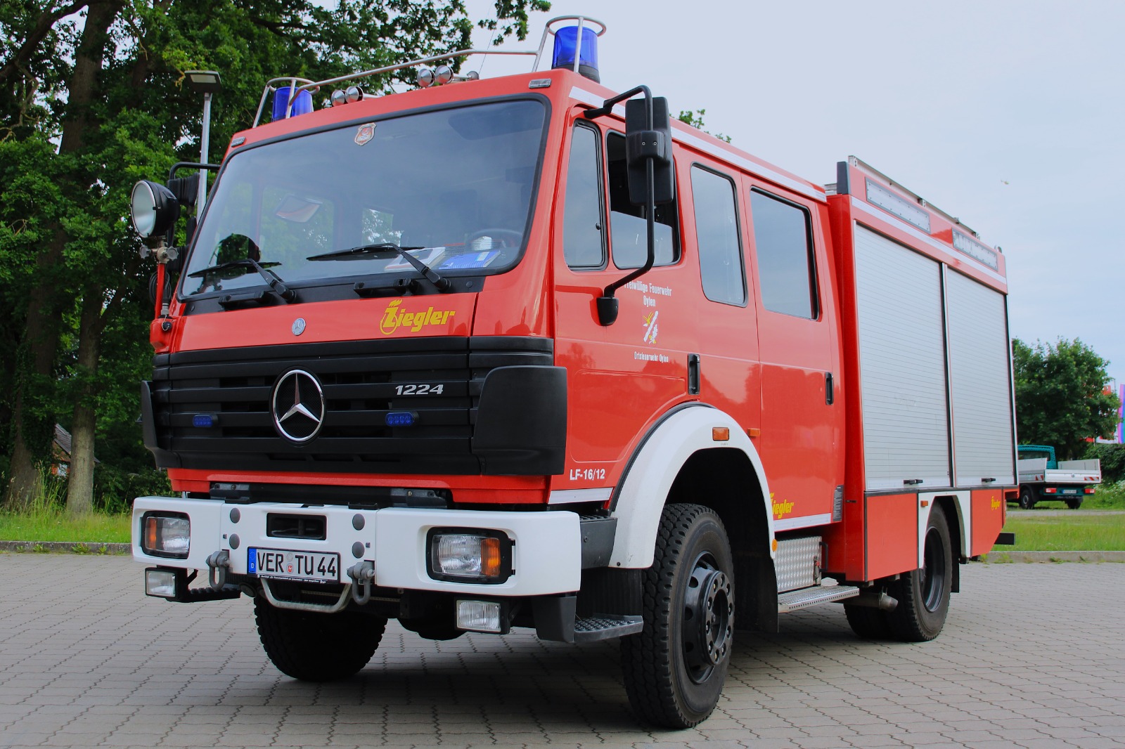 Neues Einsatzfahrzeug: LF 16/12 für die Feuerwehr Intschede