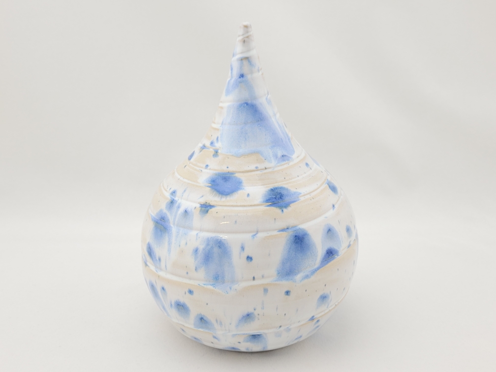 Weiß-blau