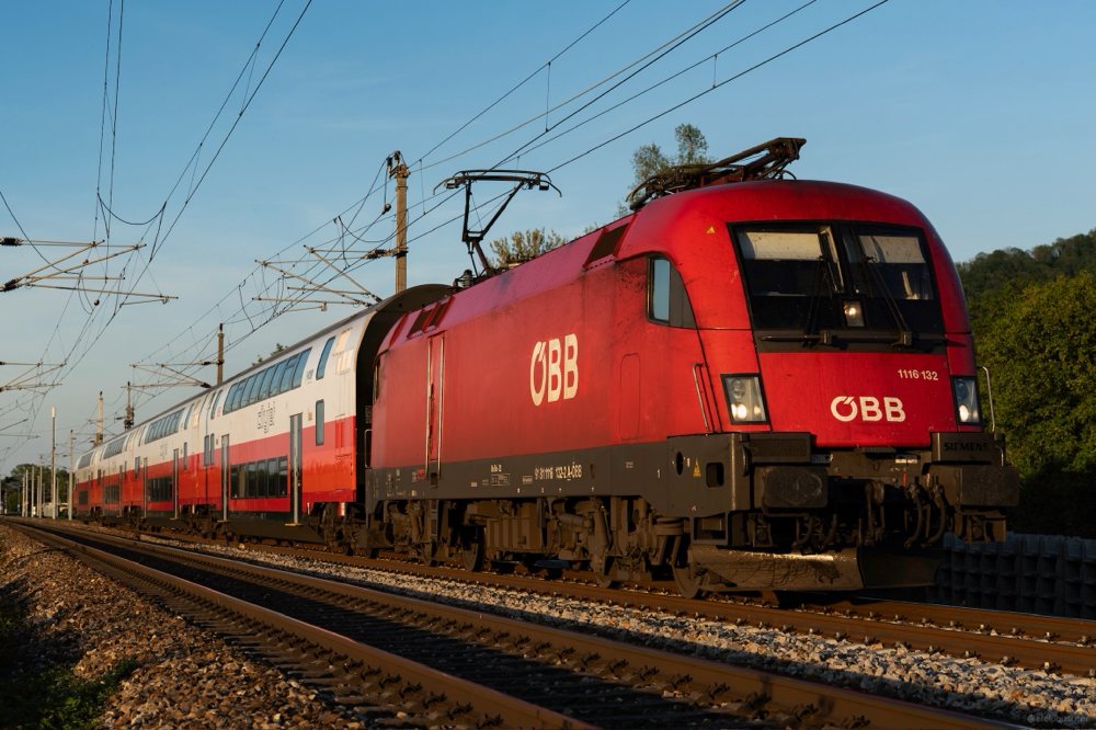 ÖBB Rh1116 132 + Cityjet-Dosto 4B