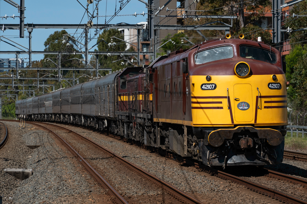 42107 - 4702 - 4708 - 11 Carriages