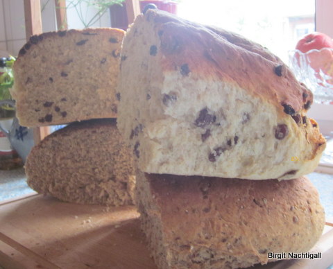 Brot, Gott versorgt uns. Ob süß oder pikant. Er versorgt seine Kinder. 