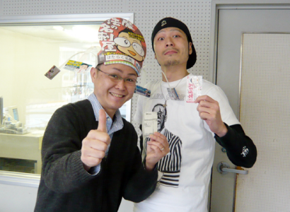 FM Kentのラジオ番組「B12-DIG THA REAL-」に出演した新潟の魔法の名刺屋（美写紋堂）とDJのSWAMPさん