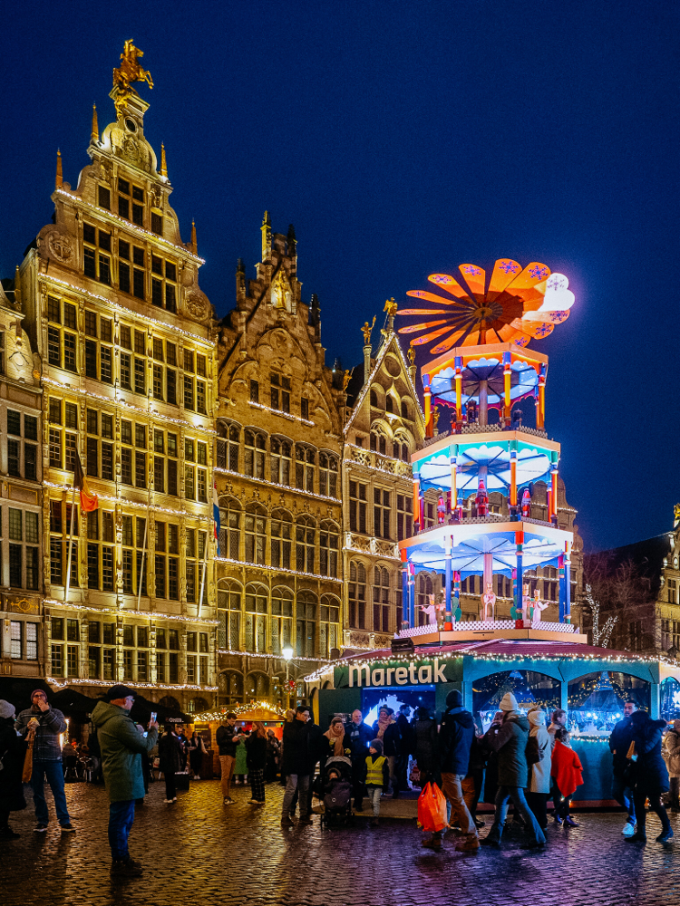 German Christmas tower, Grote Markt, Antwerp Christmas Market, Winter in Antwerpen, Kerstmarkt Antwerpen, Marché de Noël d'Anvers, Antwerpen, Antwerp, Anvers