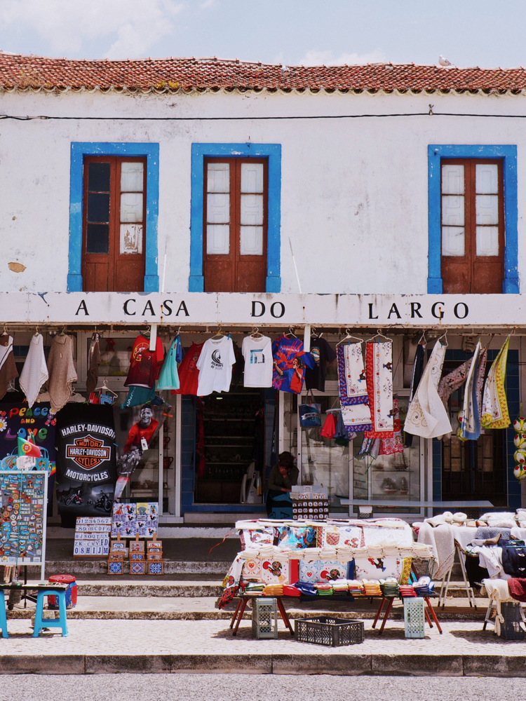 Tourist shop in the upper city