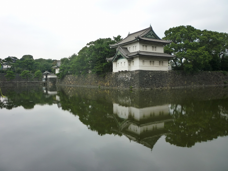 ⑪桜田巽櫓、左奥は桔梗門で史跡めぐりの皇居見学はここから入場しました。