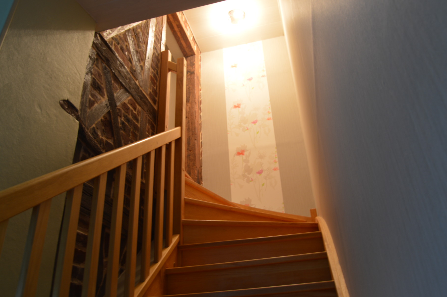 Escalier d'accès à la chambre familiale "Au fil des saisons"