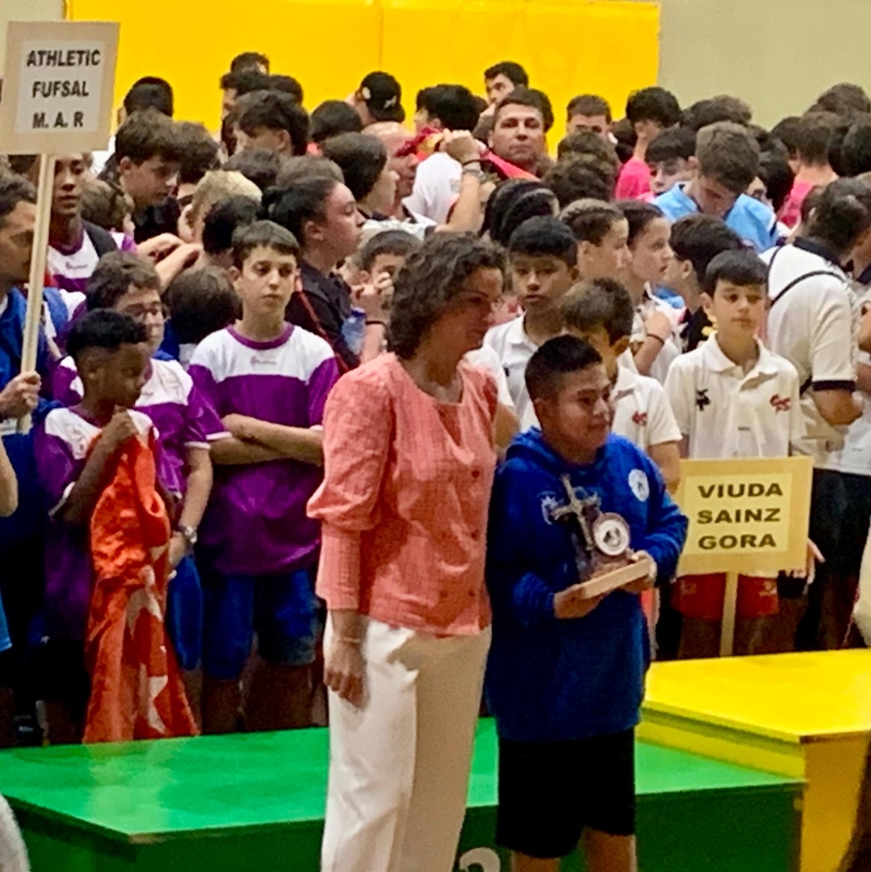 ENBTREGA DE TROFEOS DEL BENJAMIN