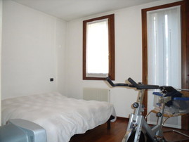 Prima: camera da letto o garage?