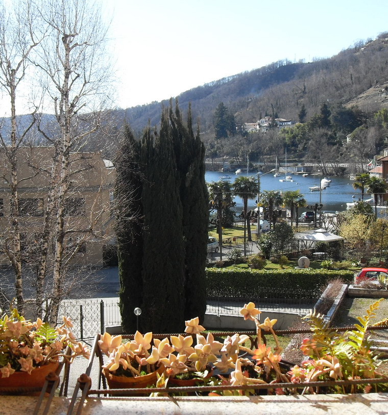 Lesa_ilporticciolo - Appartamento con Terrazza Vista Lago sul Golfo di Solcio