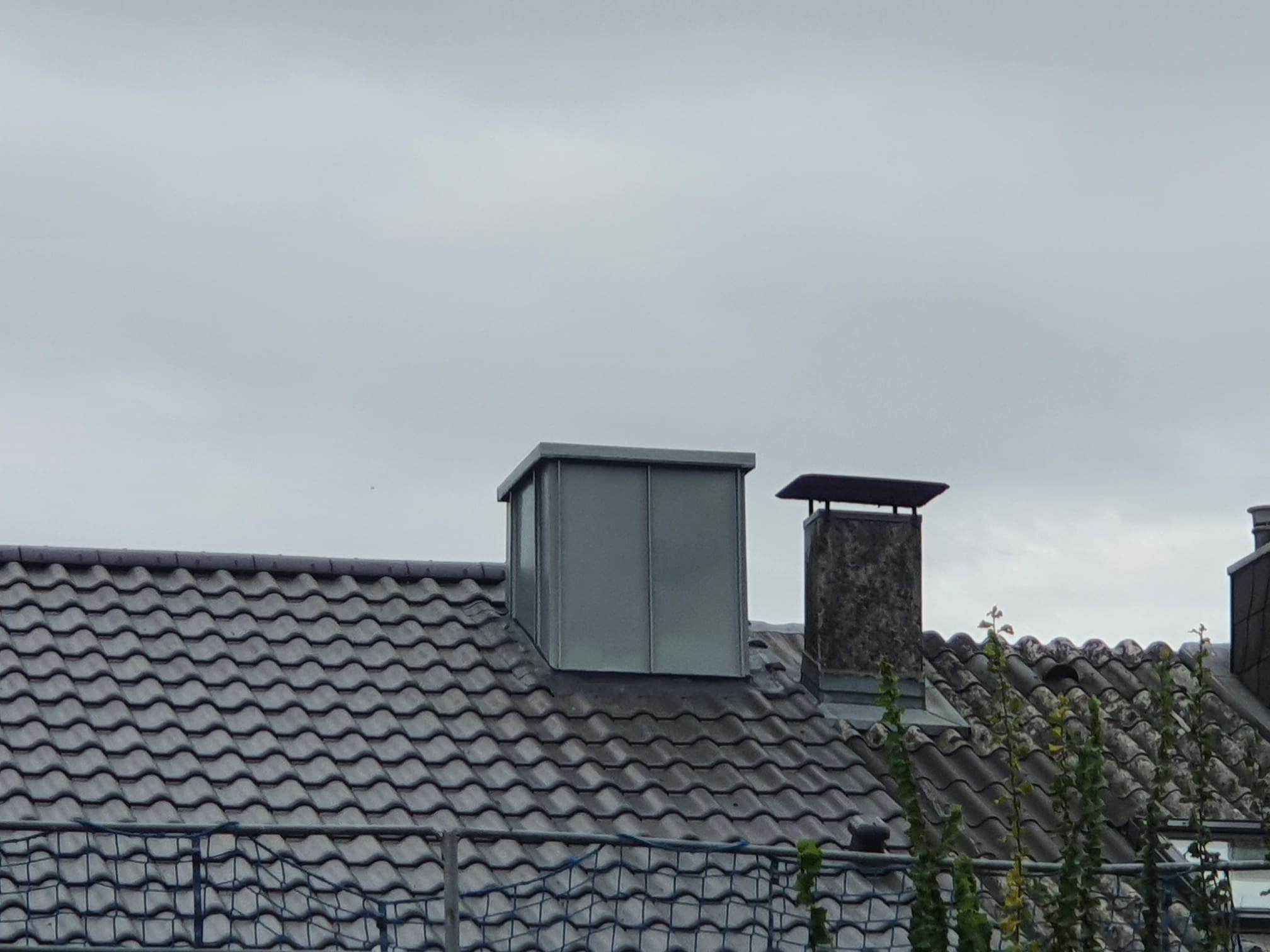 Kaminbekleidung mit Winkelstehfalzsystem 