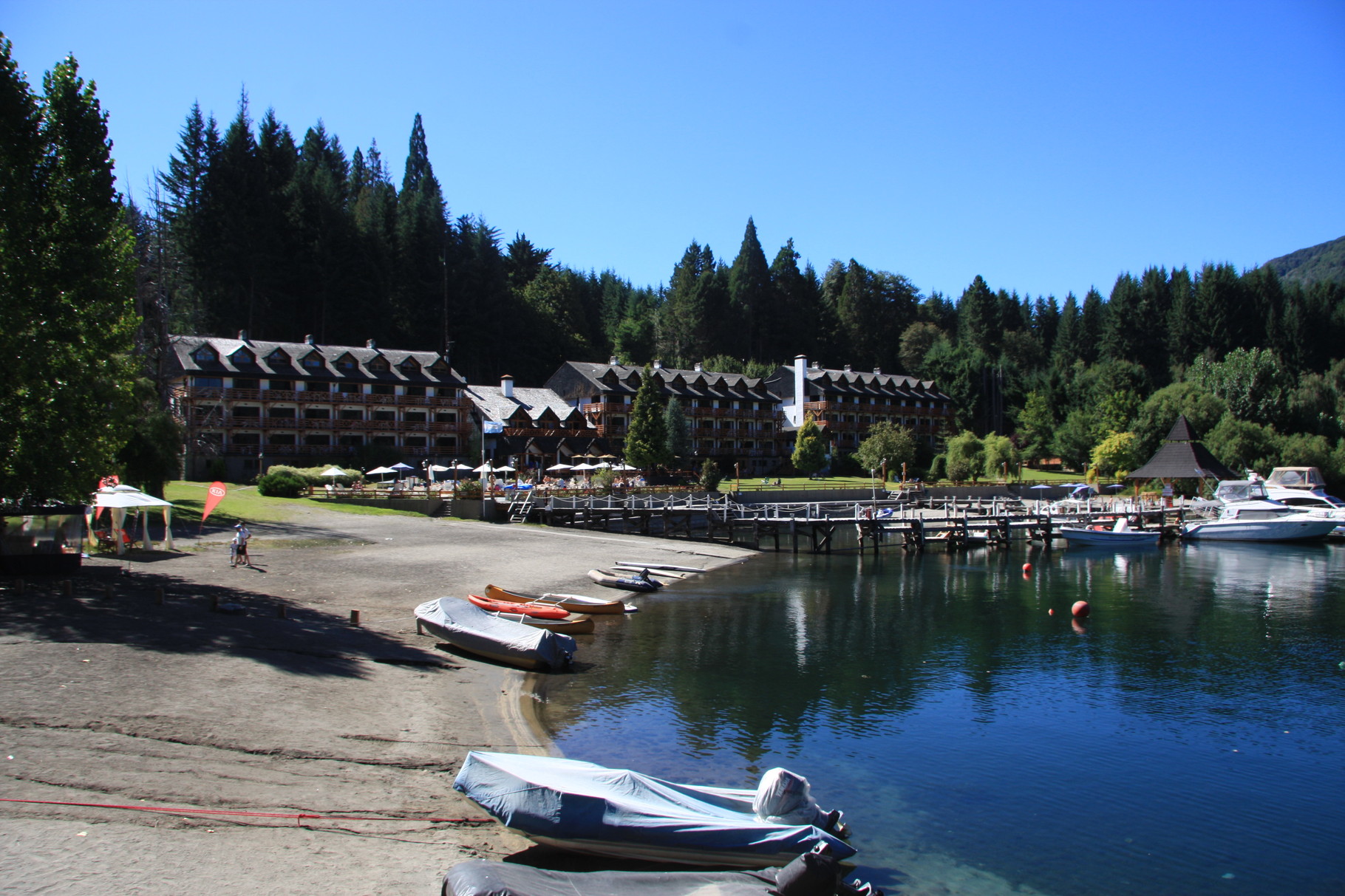 Hotel am Nahuel Huapi mit Strand