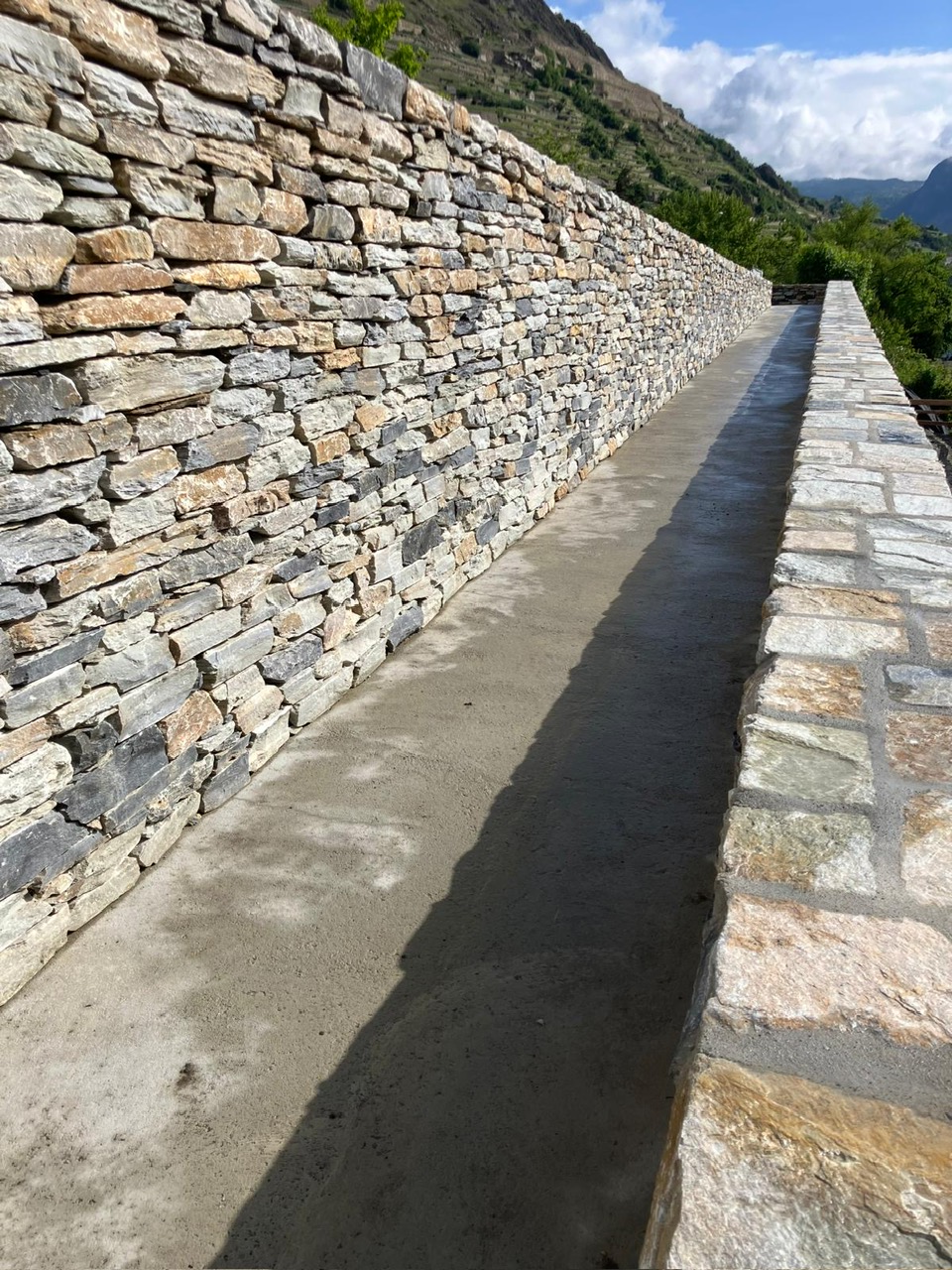 Mur en pierre sèche, Platta