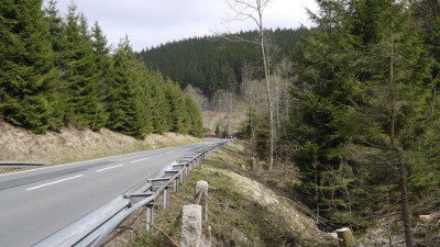 Straße von 3 Ann zum Lossedenkmal Richtung Wernigerode