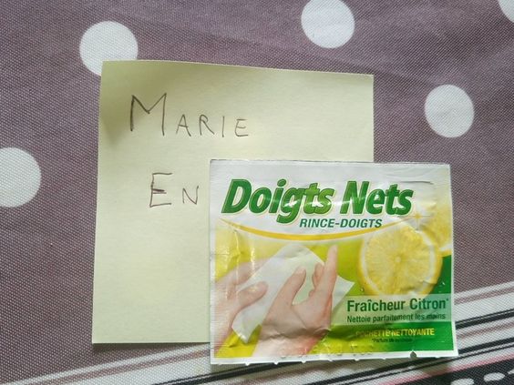 Doigts Nets post-it mashup #tomtilleul