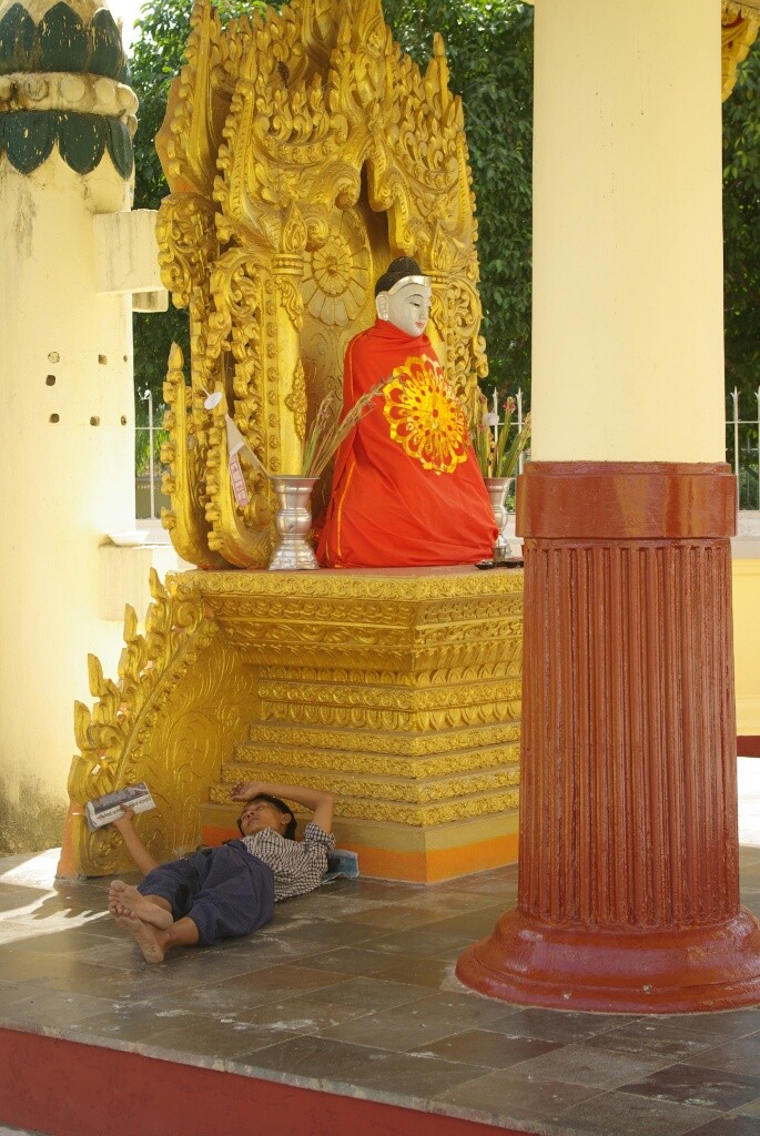 Sule Pagoda: Ein lauschiger Schlafplatz unter Buddhas Obhut.