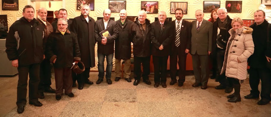 Ovi D. Pop egyéni kiállításának megnyitója a Csernovitszi Euro Foto Art Galérban 2013 február 8-án 