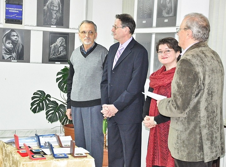 Artiştii fotografi Tíbor Nagy, Mircea Maier, dr. Ramona Novicov şi Ştefan Tóth AFIAP