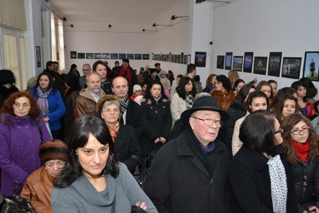 China Photo Network Online kiállítása a Tecuci Galériában, 2013 december 16-án