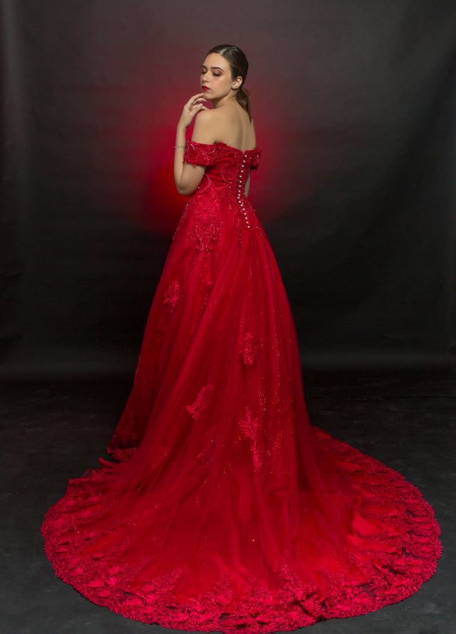 Judy Wong (Singapore) - Beauty in red