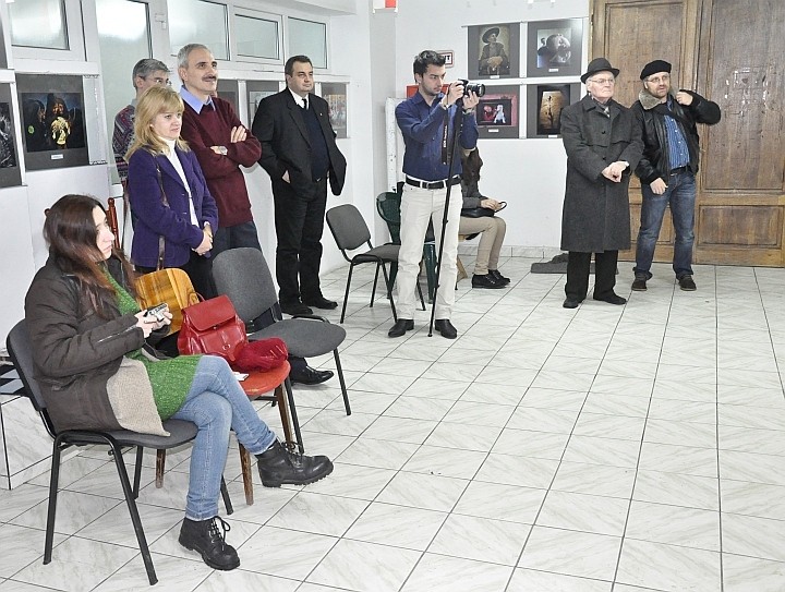 Ziarişti şi invitaţi...