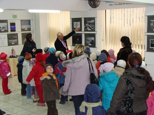 Primii vizitatori in Galeria Euro Foto Art Oradea 15.01.2011 - First visitors in  Galeria Euro Foto Art Oradea 15.01.2011 -  Első látogatók a Nagyváradi Euro Foto Art Galériában 2011. 01.15