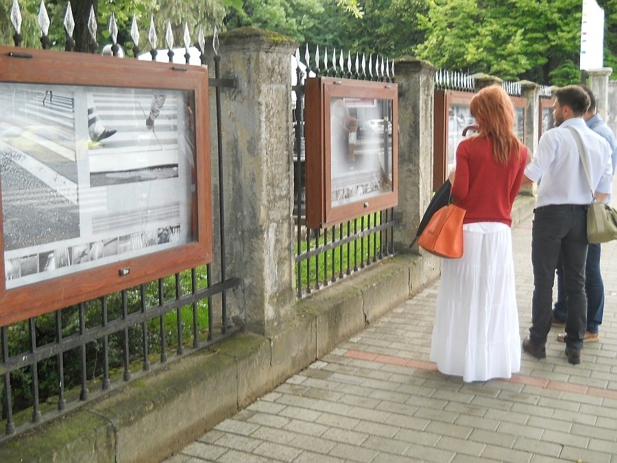 Personala Lucian Cocea instalată pe simezele Galeriei La Gard din Iaşi, vernisată în cadrul Festiv. Fotografiei Europene - 31 mai 2013