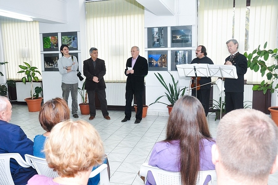 Vernisajul Expoziţiei membrilor Fotoclubului Vasile Vénig László din Carei în Galeria Euro Foto Art - 23 noiembrie 2013