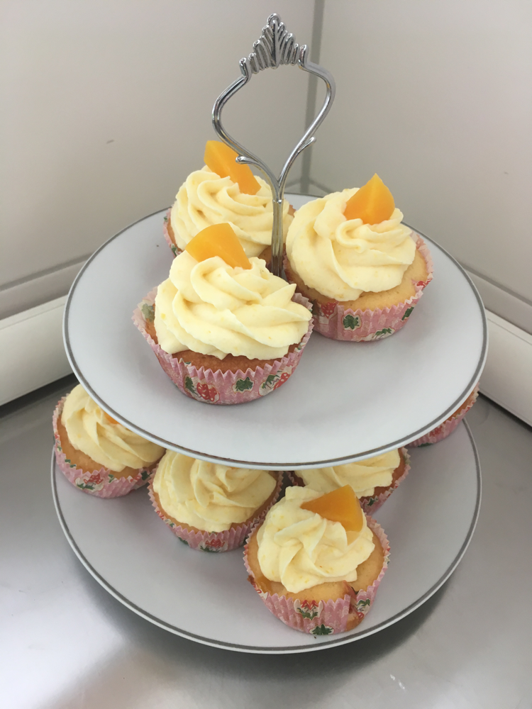 Buttermilch-Pfirsich Cup Cakes