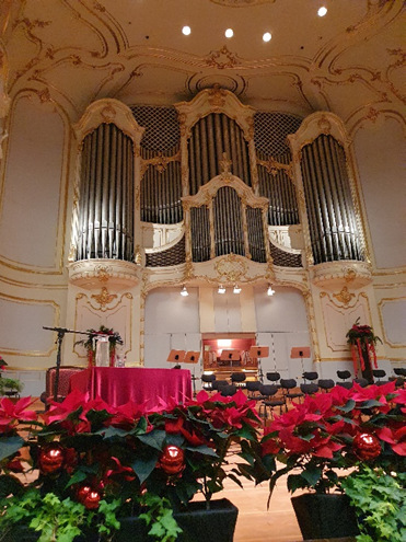 adventlich dekorierte Laeiszhall Hamburg