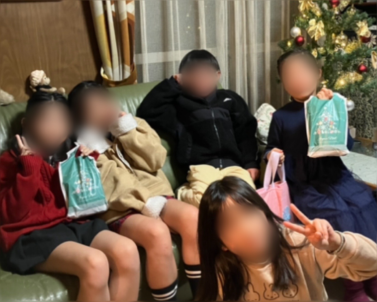クリスマス会、音楽ビンゴで盛り上がりました♪