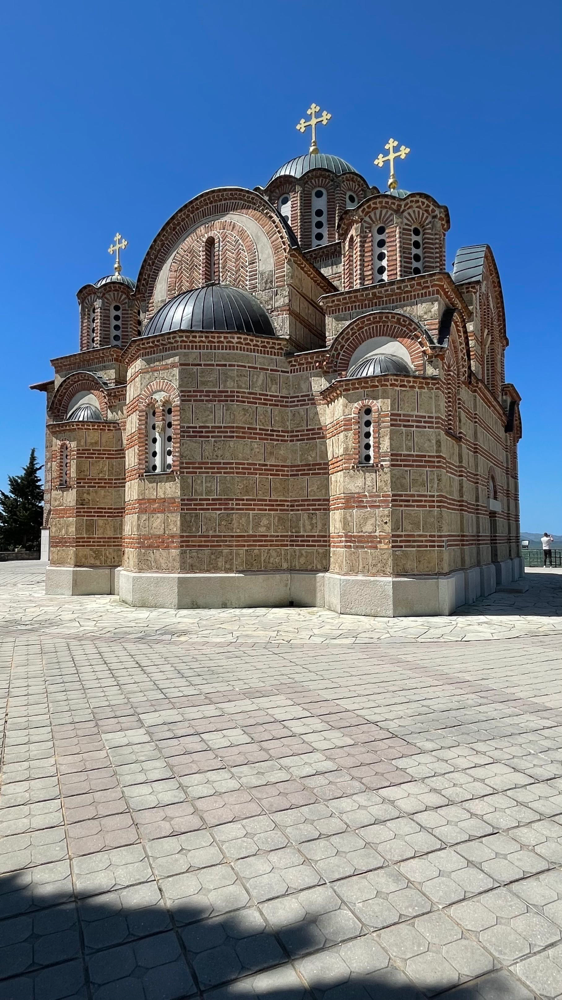 Un arrêt sur image devant la splendide cathédrale orthodoxe de Trebinje