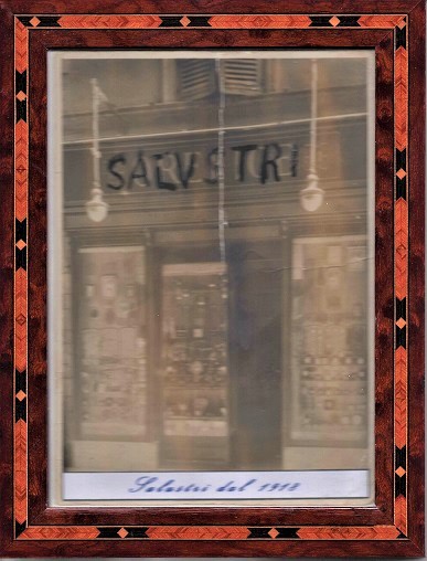 Ingresso negozio Roma nel 1918