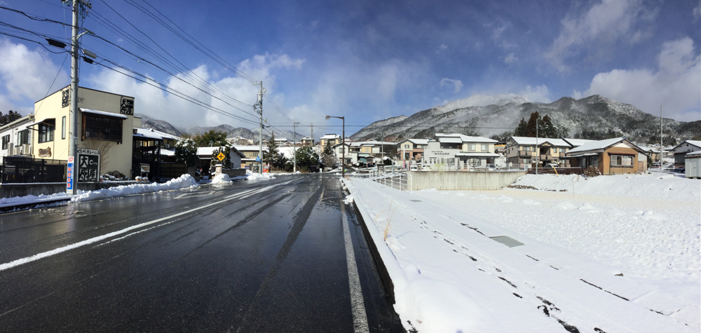 青空と風越山と大原屋