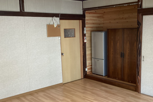 8帖フローリングのお部屋になりました。