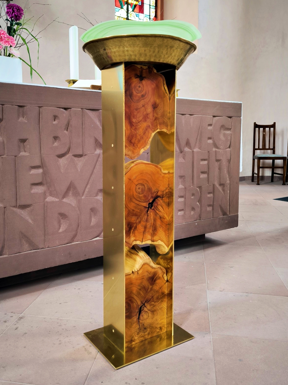 Taufbecken, März 2024 von Kai Wolf in der Matthäuskirche Hattersheim am Main