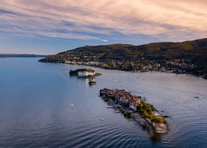 American Football Camp direkt am See mit Blick übers Wasser