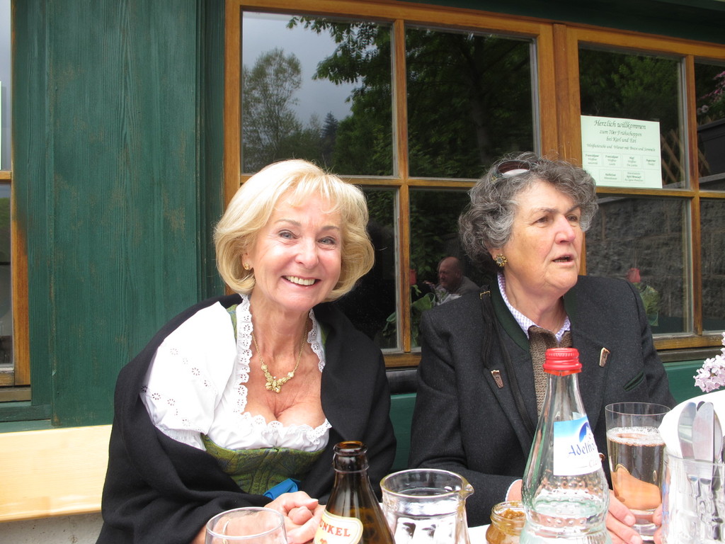 Karin Stoiber mit Christl Knoll