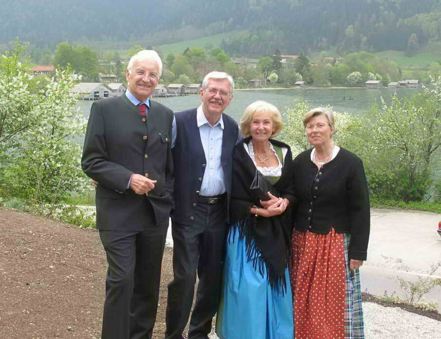 Hoher Besuch trifft ein - der ehem. Bayer. Ministerpräsident E. Stoiber mit Frau Karin