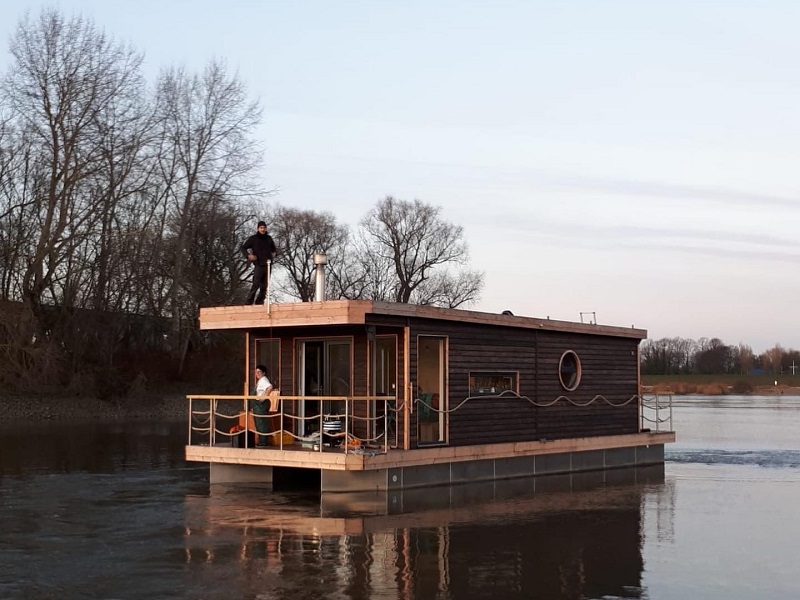 Hausboot mit Liegeplatz in Hamburg