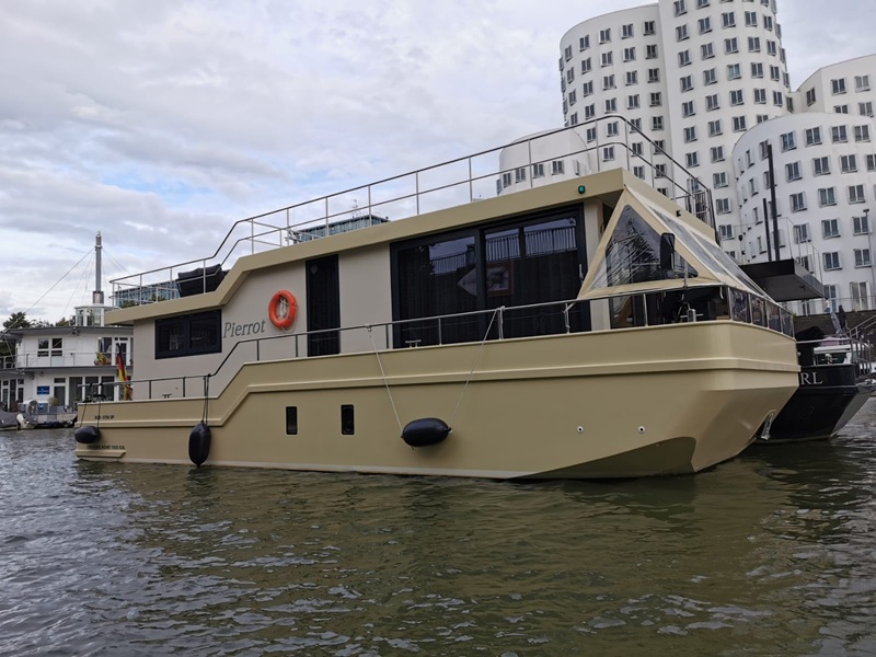 Traveller XXL 1500 Luxus Hausboot von Cruising Home