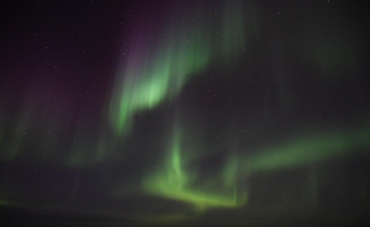 Wie versprochen, die Nordlichter. Eine der Sachen, die man gesehen haben muss in seinem Leben und die auf einem Bild einfach nicht so wiedergegeben werden kann, wie es ist, sie selbst zu sehen.