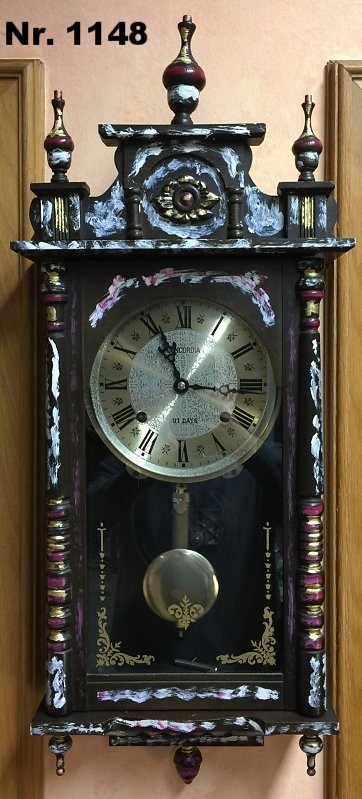 Schöne Wanduhr mit Wischtechnik, Concordia.