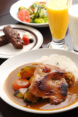 (写真) チキン&野菜カレー  スペシャルセット (サラダ・ドリンク・デザート付き)