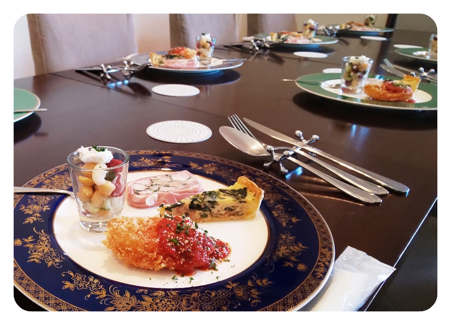 (写真) お食事会プラン                  ★前菜5品(お取り分けしていただくようになります。) ★本日のカレー  ★プチデザート  ★コーヒー    ★お一人様  ¥3800円(税込)